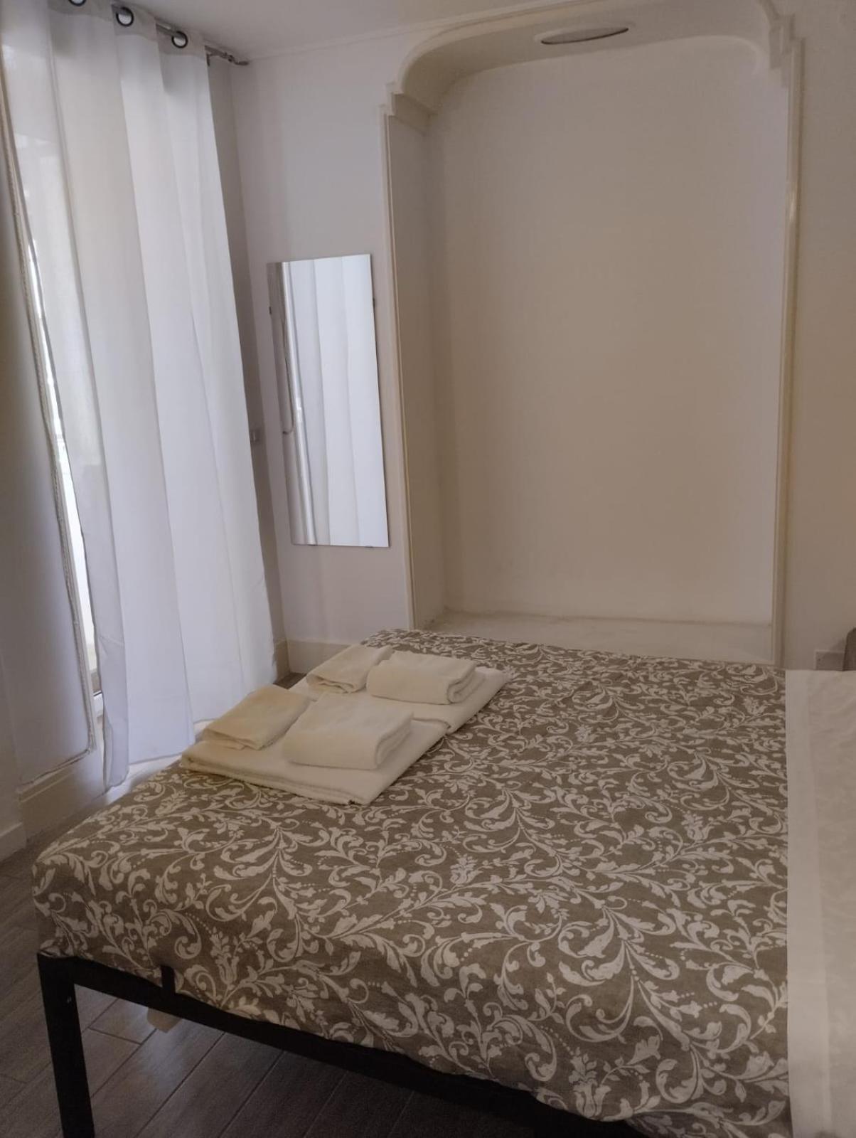 Residence E Appartamenti Cavallerizza Nápoly Kültér fotó