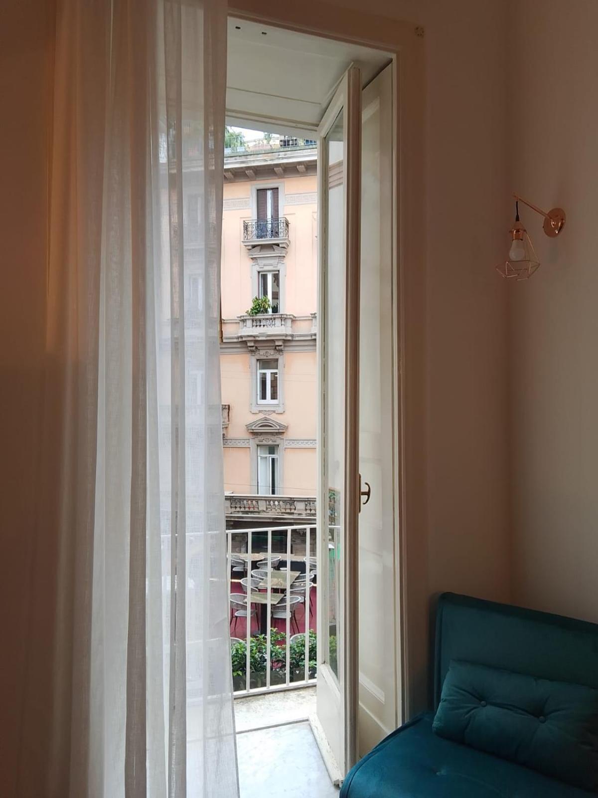 Residence E Appartamenti Cavallerizza Nápoly Kültér fotó